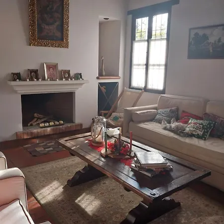 Cozy Town Home In Antigua Guatemala